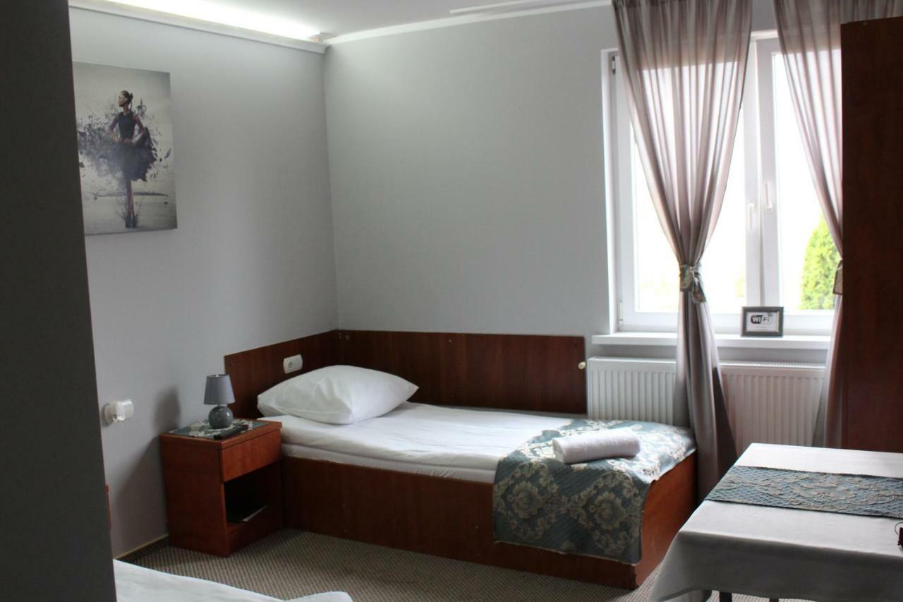 Restauracja Hotel Kassandra Września Exterior foto